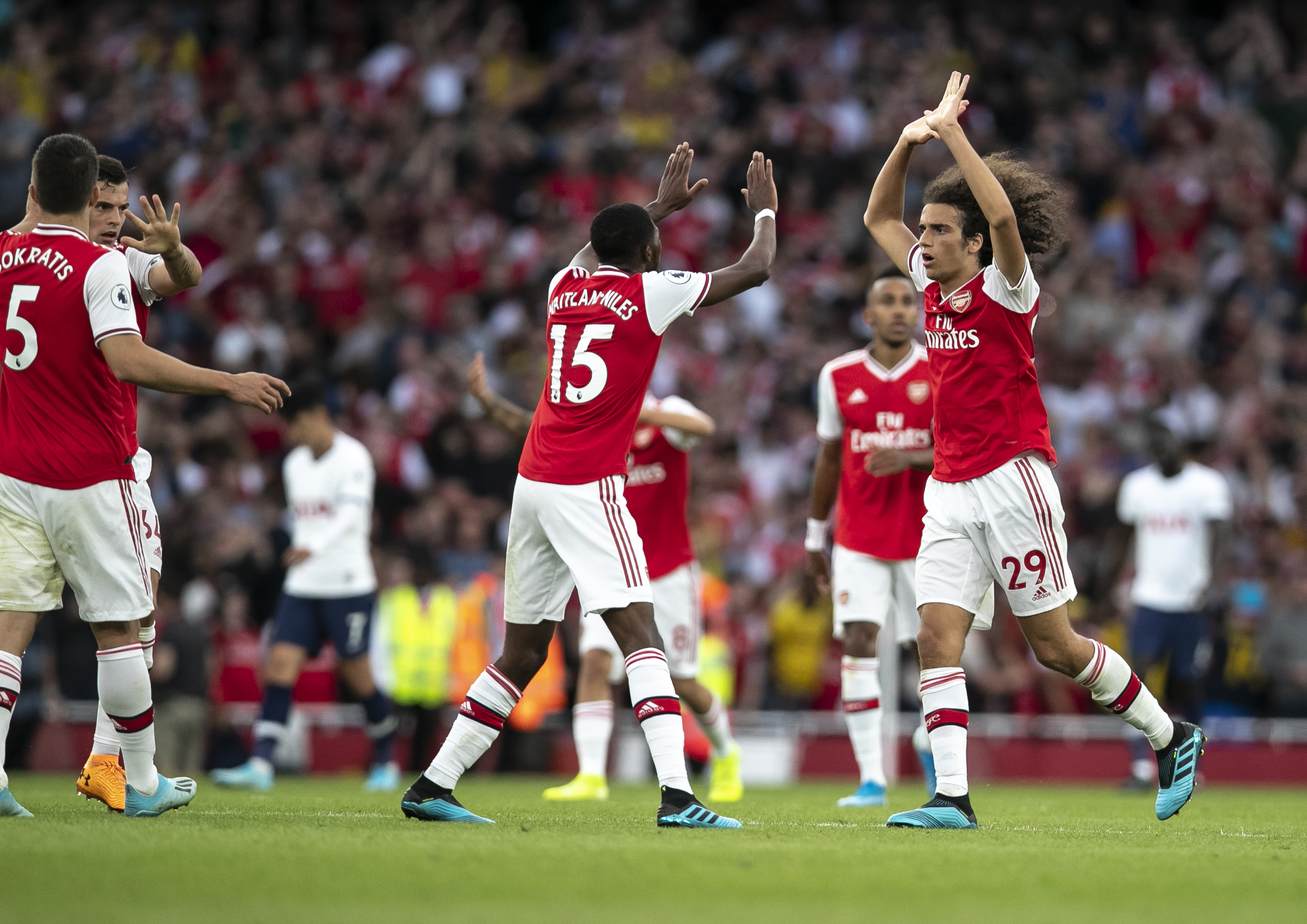 《胜利女神》新皮肤冲破尺度 跟没穿一样