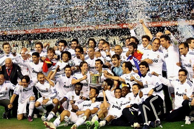 三巨头走了俩，联盟笑柄却起飞了