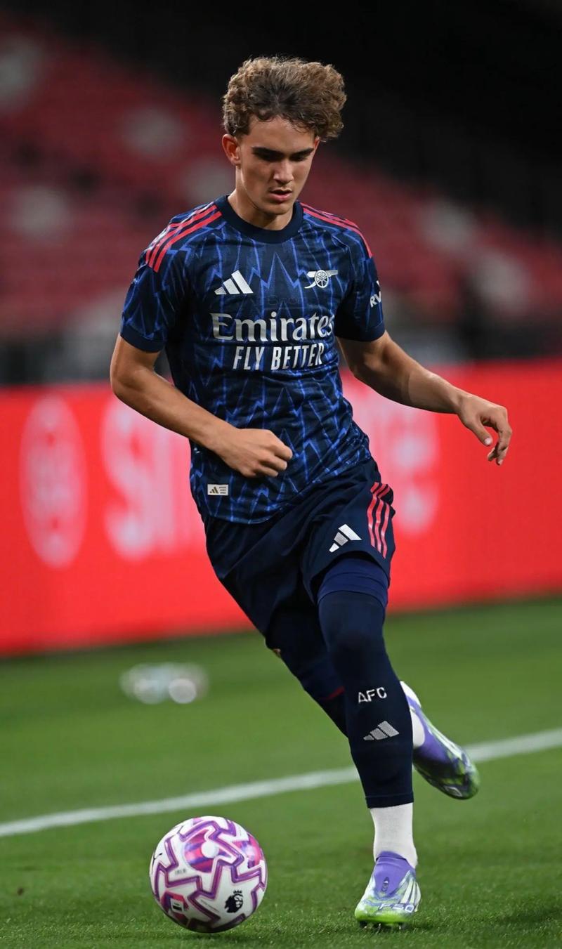 《绝地求生》主播打造3A级开放世界生存游戏新作