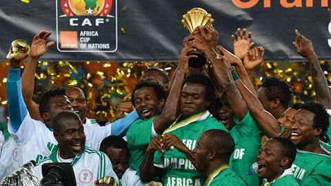 Elk又在串Bin哥，当面调侃：Bin命硬学不会弯腰