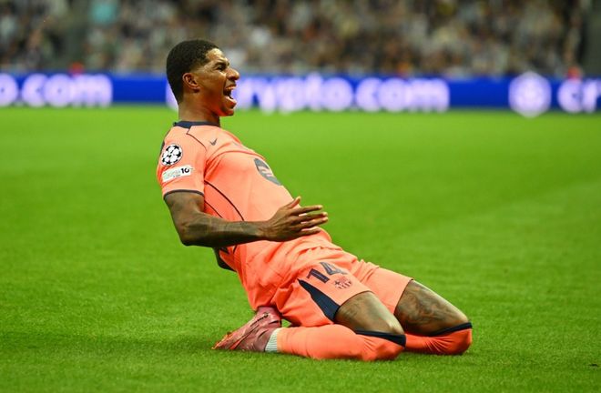 2米26新星张子宇WCBA首秀 或成中国女篮内线新希望