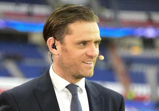 19投10中！詹姆斯狂砍30+8+8，赢得球权之争，比东契奇更稳健