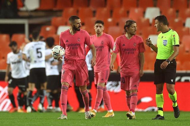 忍无可忍！许利民怒斥：吊儿郎当耍大牌，球迷：疑似指国内这2人