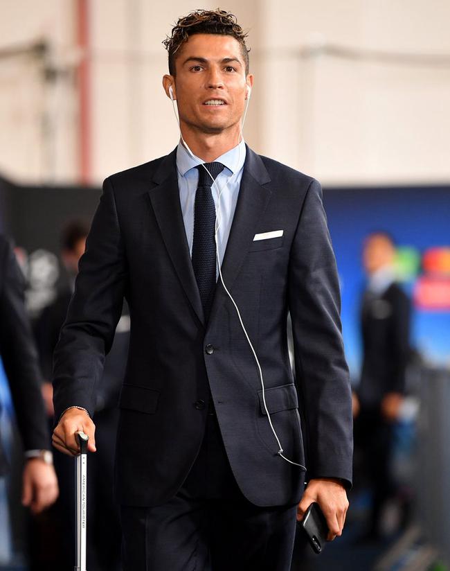 意甲-莱奥92分绝平对手99分失点 米兰1-1平落后国米3分